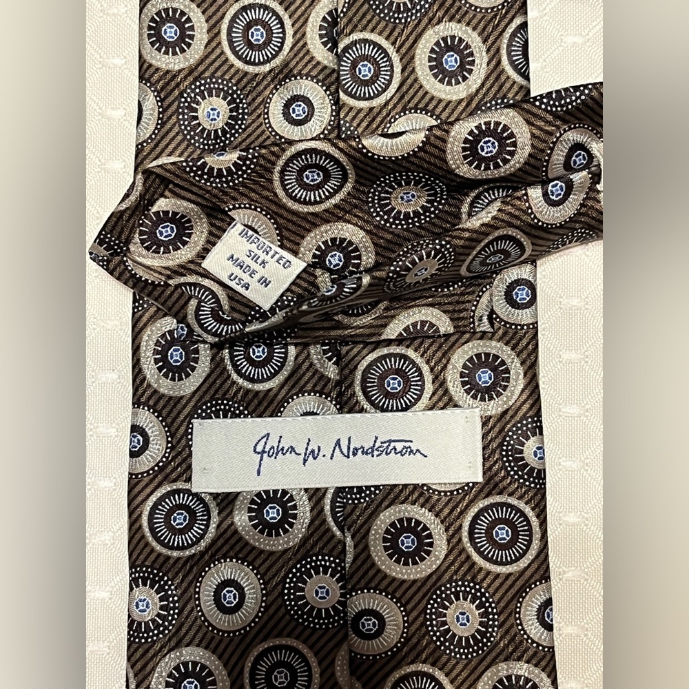 John W. Nordstrom 100% imported silk tie |made in USA | brown tan blue silver - Picture 3 of 5
